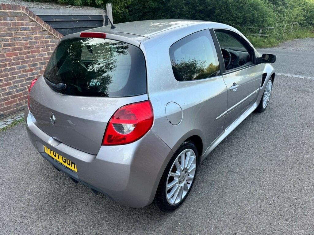Renault Clio Initiale Gold #8