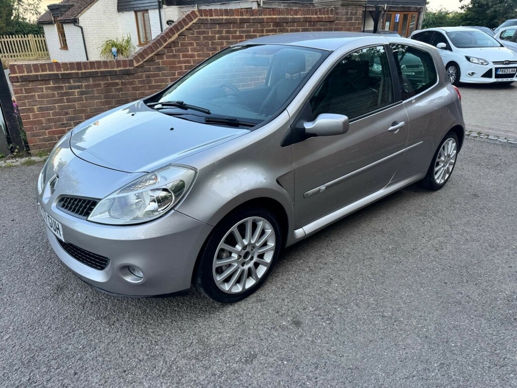 Renault Clio Initiale Gold #24
