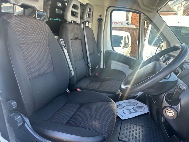 Peugeot Boxer 2.0 Bluehdi 335 Professional Panel Van White #10