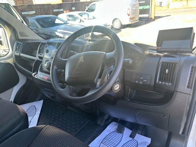 Peugeot Boxer 2.0 Bluehdi 335 Professional Panel Van White #18