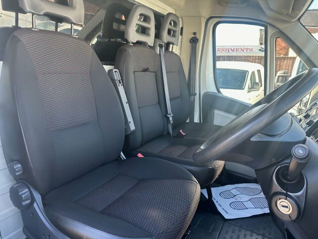 Peugeot Boxer 2.0 Blue Hdi 335 White #5