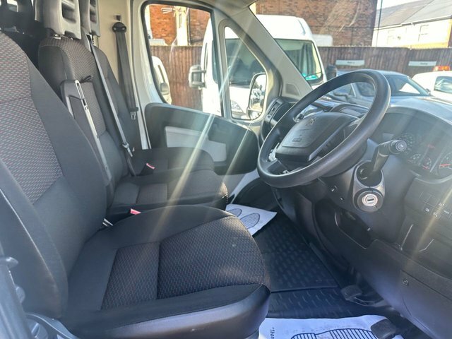 Peugeot Boxer 2.0 Bluehdi 335 Professional Panel Van White #21