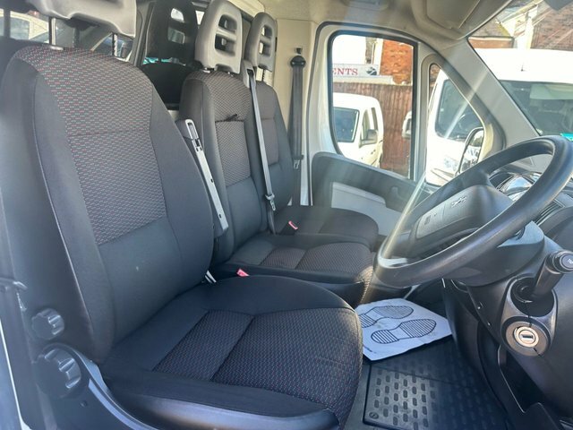 Peugeot Boxer 2.0 Bluehdi 335 Professional Panel Van White #12