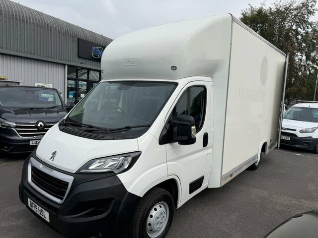 Peugeot Boxer 2.0 Bluehdi Luton 335 White