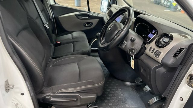 Renault Trafic 1.6 Dci Energy 27 White #3