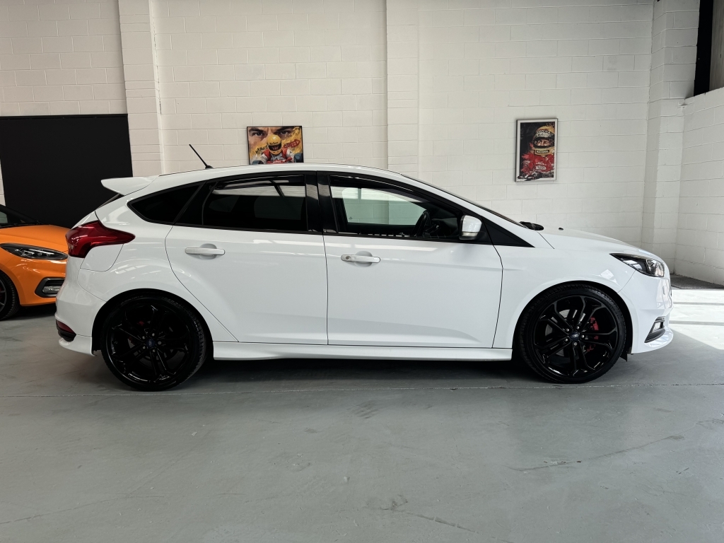 Ford Focus 2.0 St-3 LL17LEF White #6