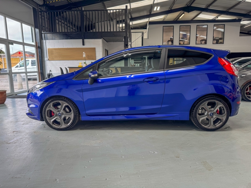 Ford Fiesta 1.0 Ecoboost Zetec White #2