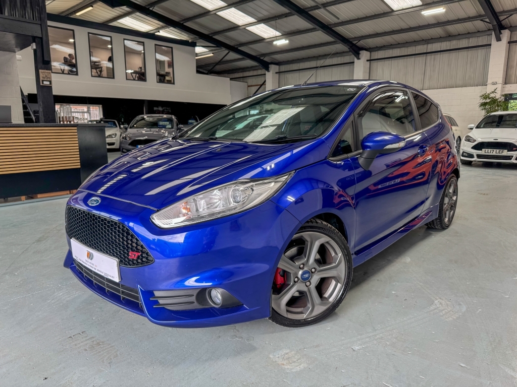 Ford Fiesta 1.0 Ecoboost Zetec White #1