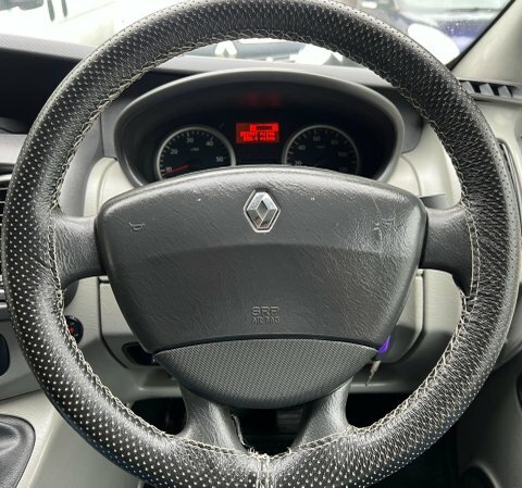 Renault Trafic Mpv Silver #27