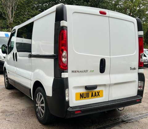 Renault Trafic Mpv Silver #13
