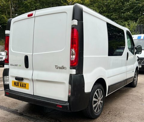 Renault Trafic Mpv Silver #9