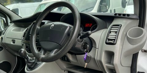 Renault Trafic Mpv Silver #26