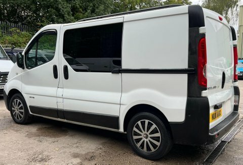 Renault Trafic Mpv Silver #15