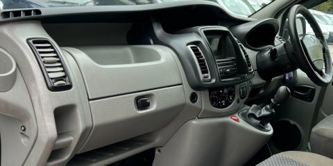 Renault Trafic Mpv Silver #33