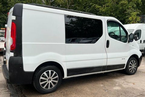 Renault Trafic Mpv Silver #7