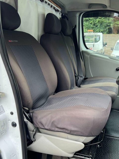 Renault Trafic Mpv Silver #25