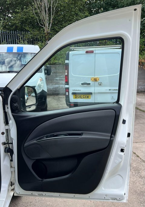 Fiat Doblo Panel Van White #26