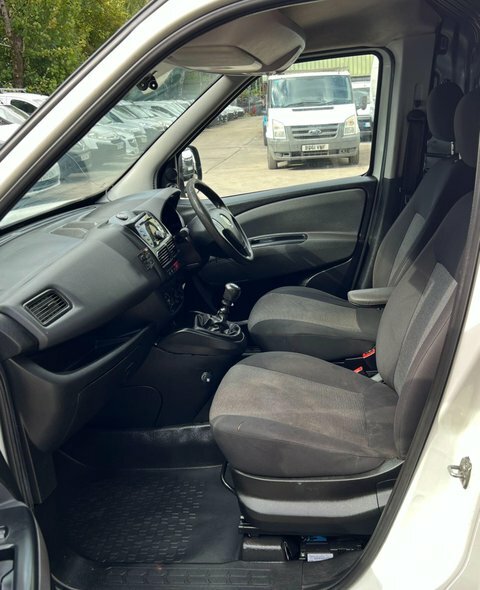 Fiat Doblo Panel Van White #37