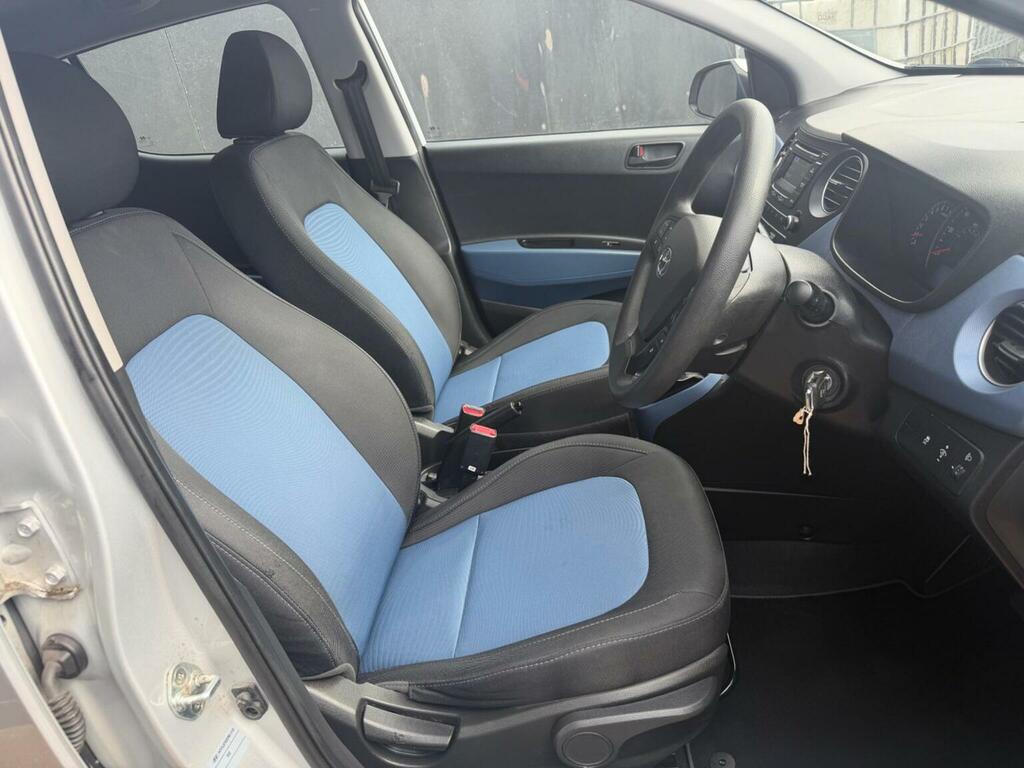 Hyundai I10 1.2 Se Euro 5 YA66KZH Grey #6
