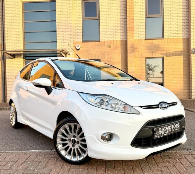 Ford Fiesta 1.4 Titanium Hatchback 130 G Km White