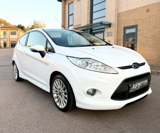 Ford Fiesta 1.4 Titanium Hatchback 130 G Km White #4