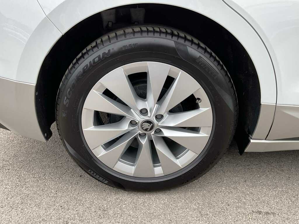 Skoda ENYAQ 150Kw 60 Se L 63Kwh White #5
