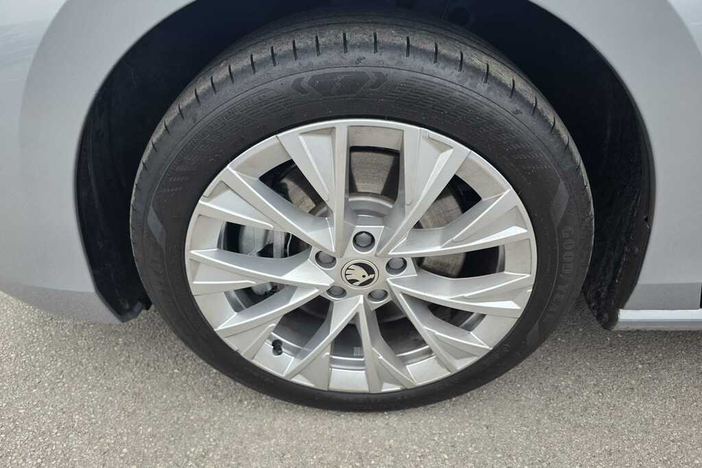 Skoda Superb 2.0 Tdi 193 Se L 4X4 Dsg Silver #5