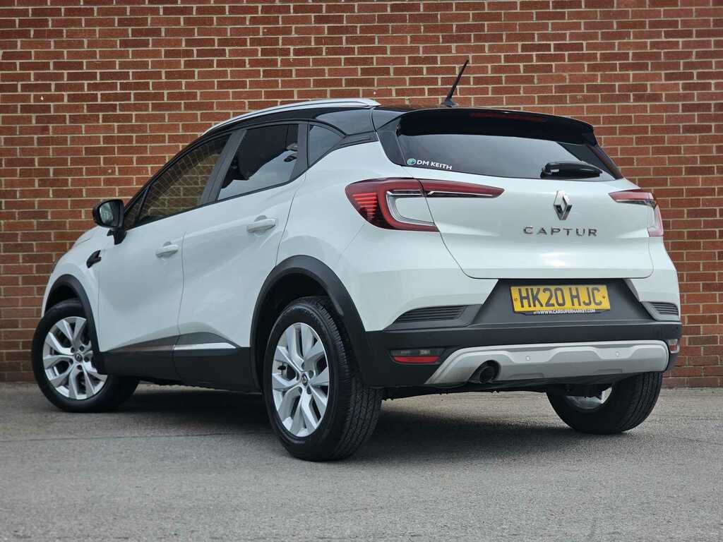 Renault Captur 1.3 Tce 130 Iconic HK20HJC White #2