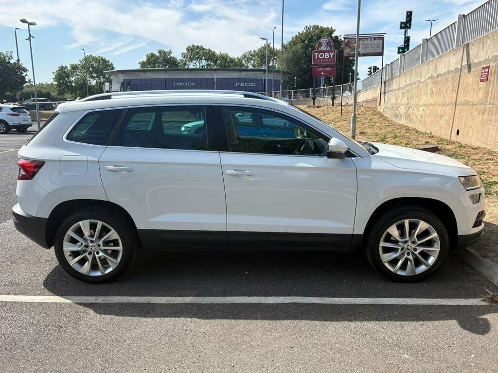 Skoda Karoq 1.5 Tsi Se L Dsg White #5