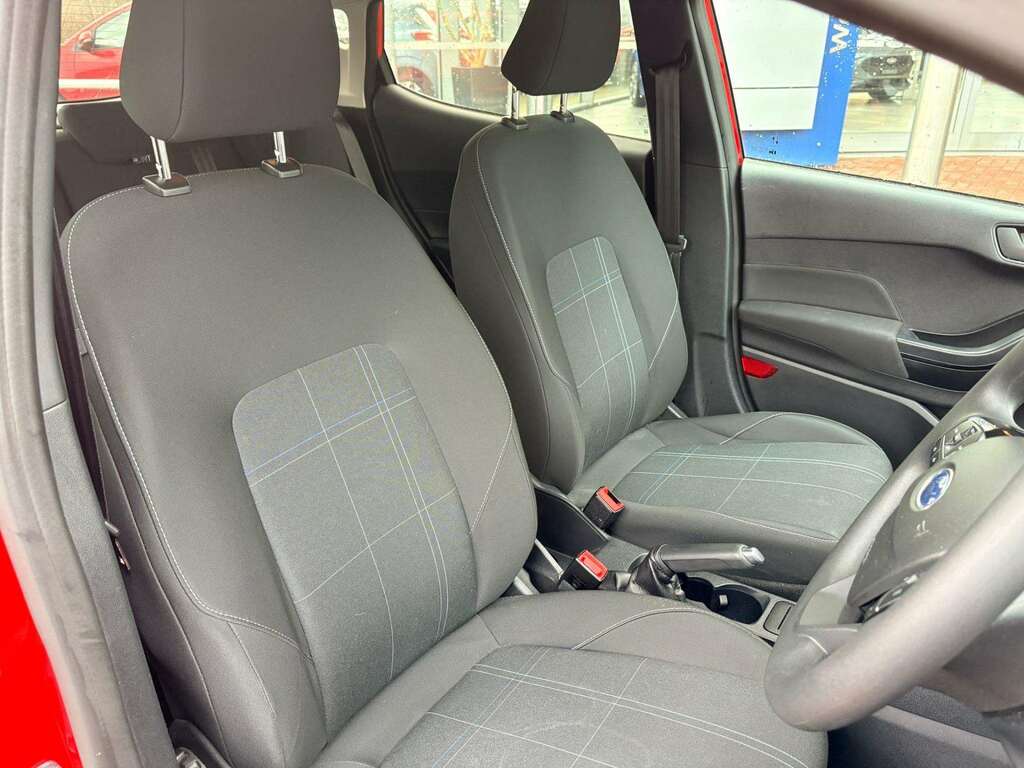 Ford Fiesta Fiesta Active X T Silver #16
