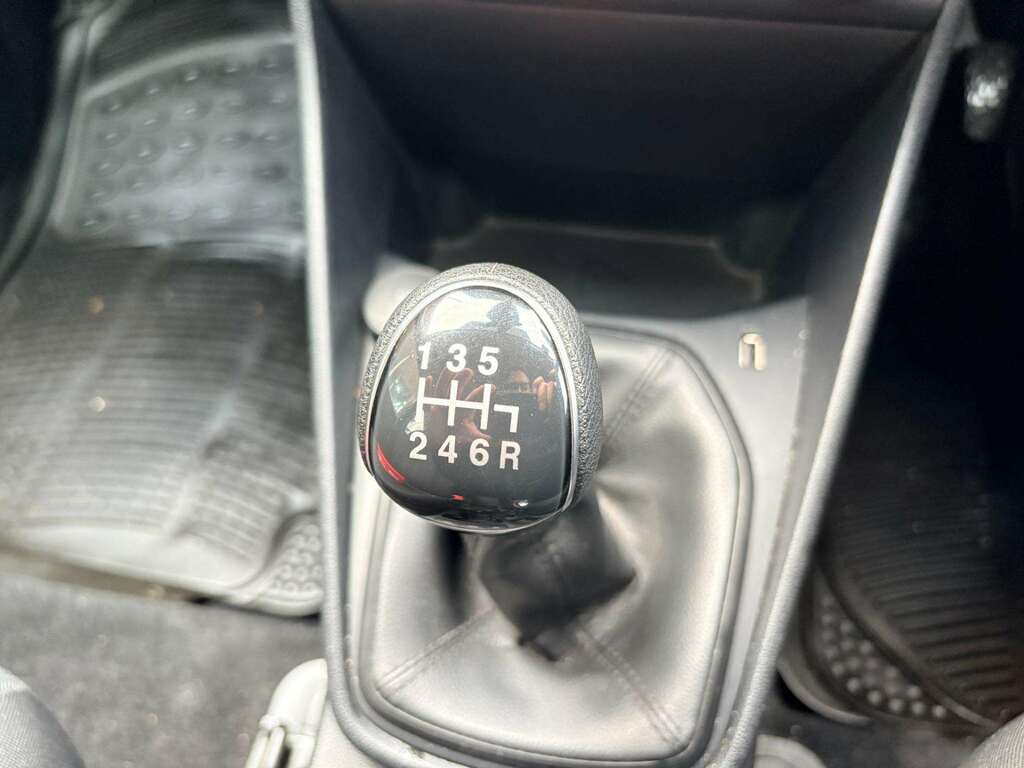 Ford Fiesta Fiesta Active X T Silver #18