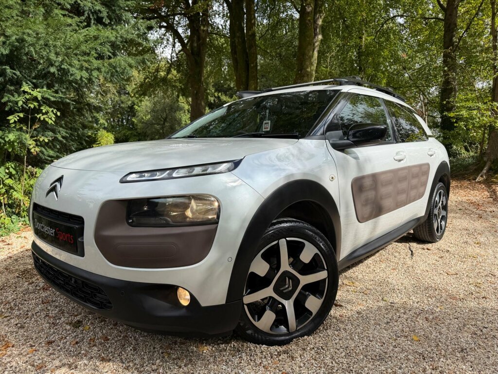 Citroen C4 Cactus 1.2 Puretech Flair Hatchback Eur White