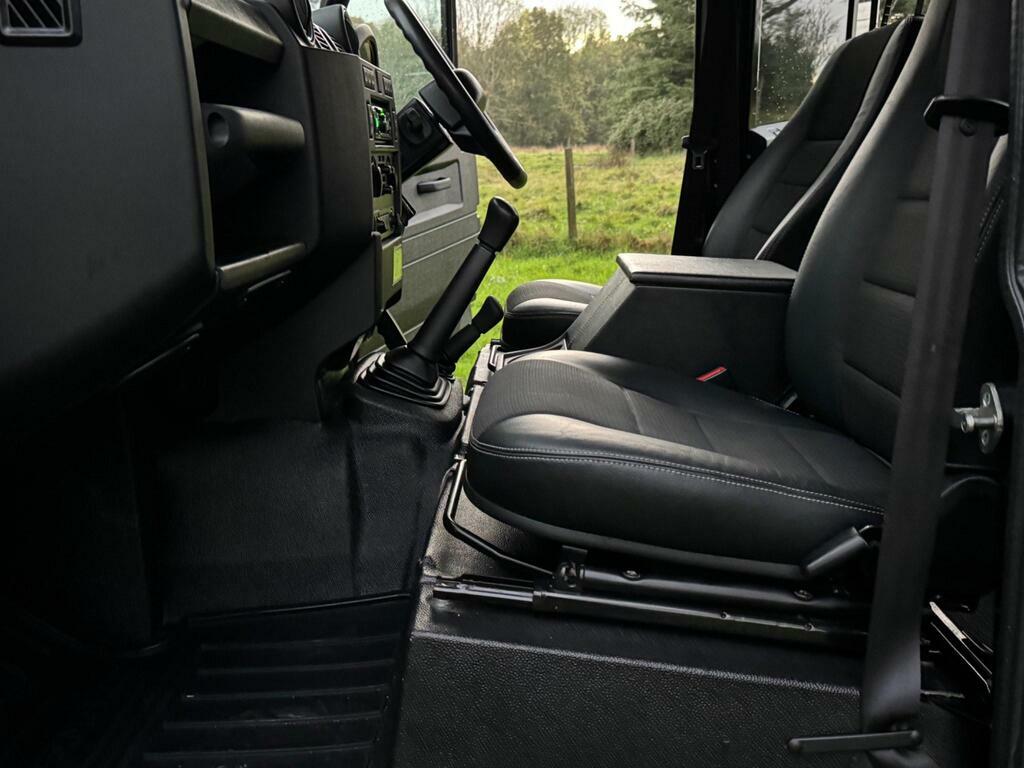 Land Rover Defender 110 Defender 110 Td Double Cab Green #10