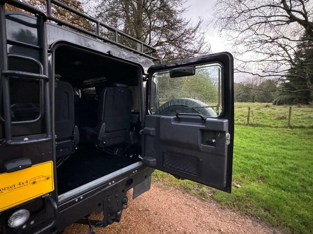Land Rover Defender 110 Defender 110 Td Double Cab Green #24