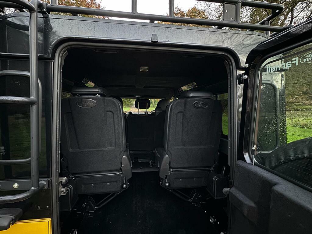 Land Rover Defender 110 Defender 110 Td Double Cab Green #25