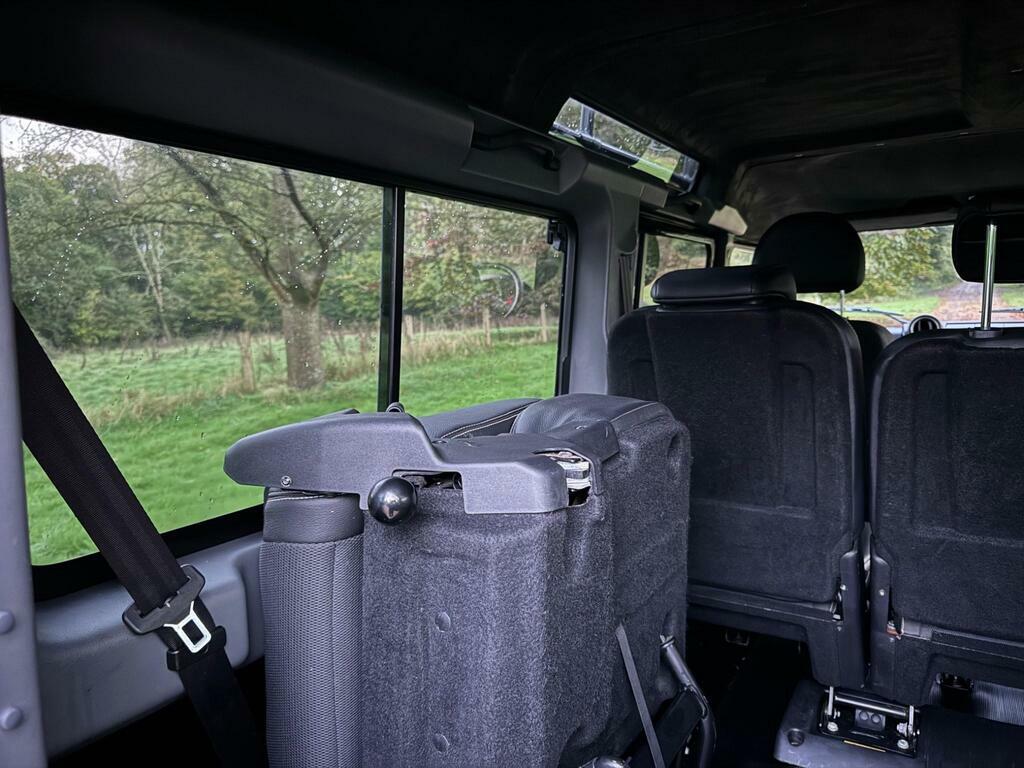 Land Rover Defender 110 Defender 110 Td Double Cab Green #29