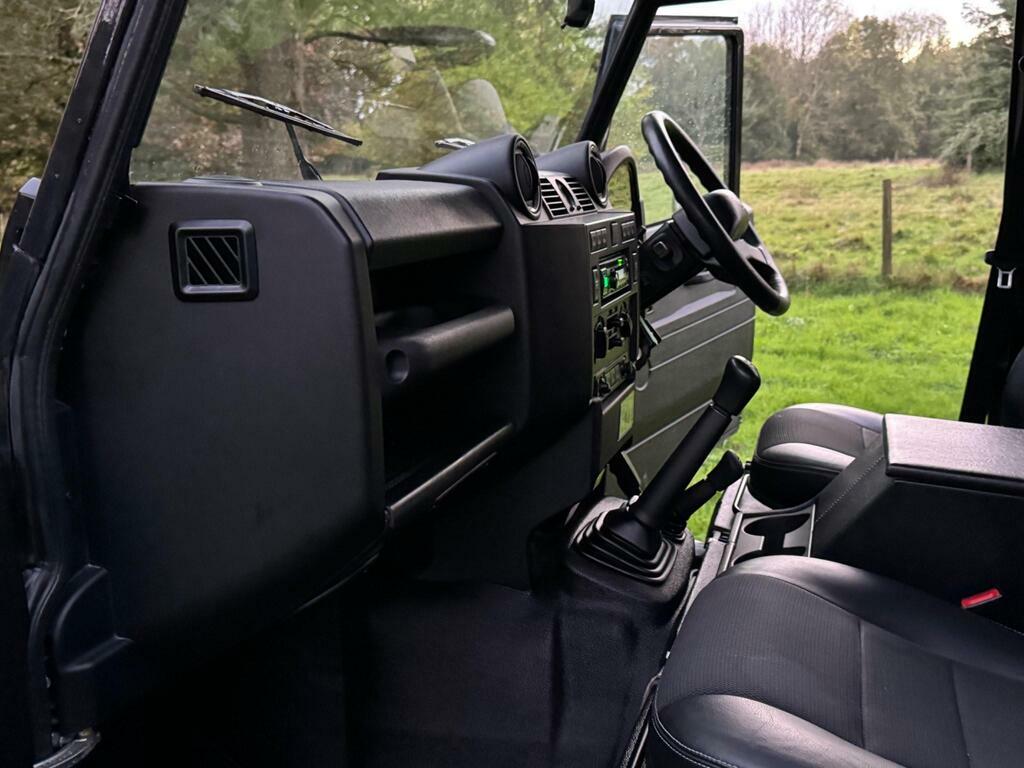 Land Rover Defender 110 Defender 110 Td Double Cab Green #21