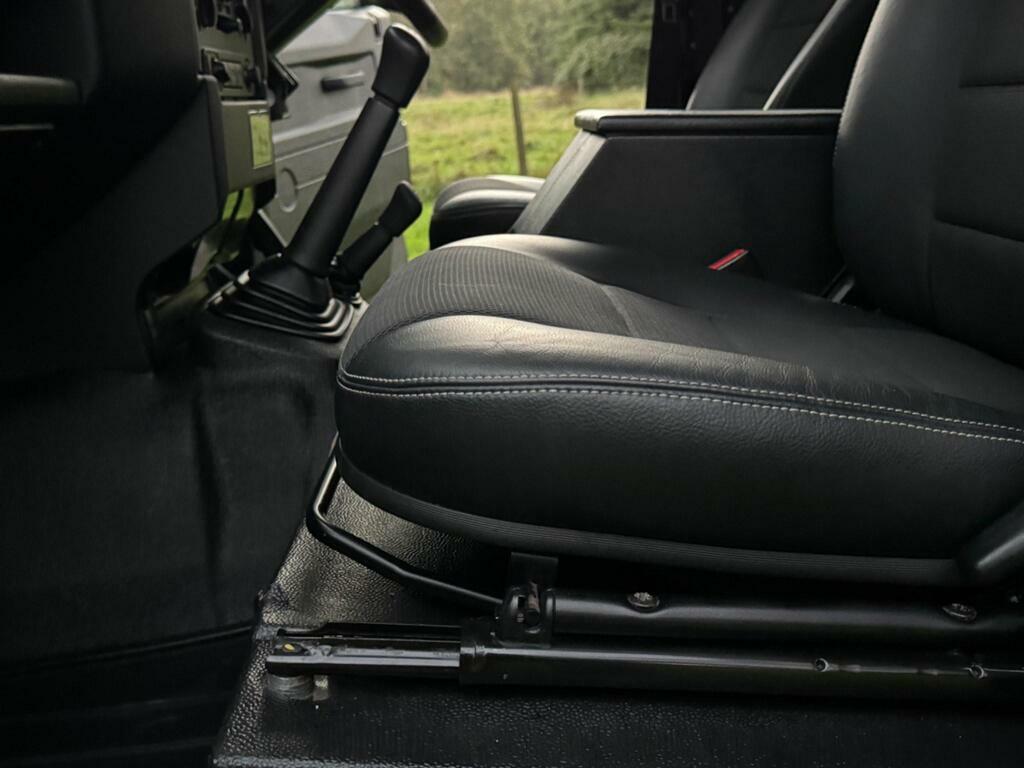 Land Rover Defender 110 Defender 110 Td Double Cab Green #9