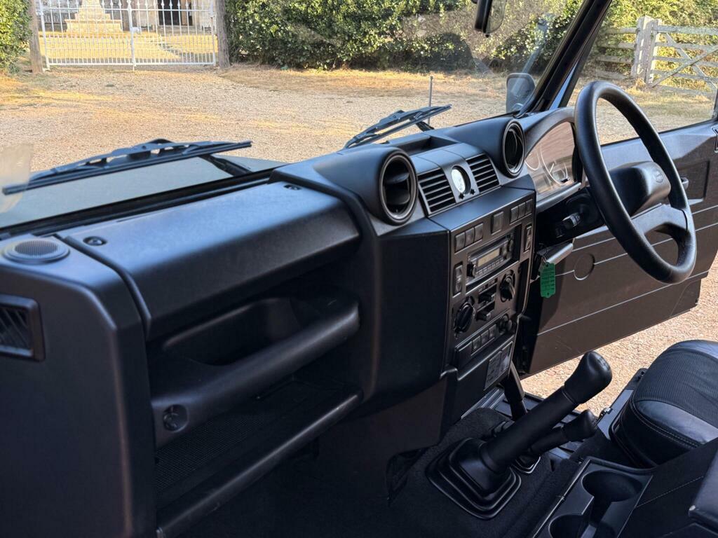 Land Rover Defender 110 County Dcb #11