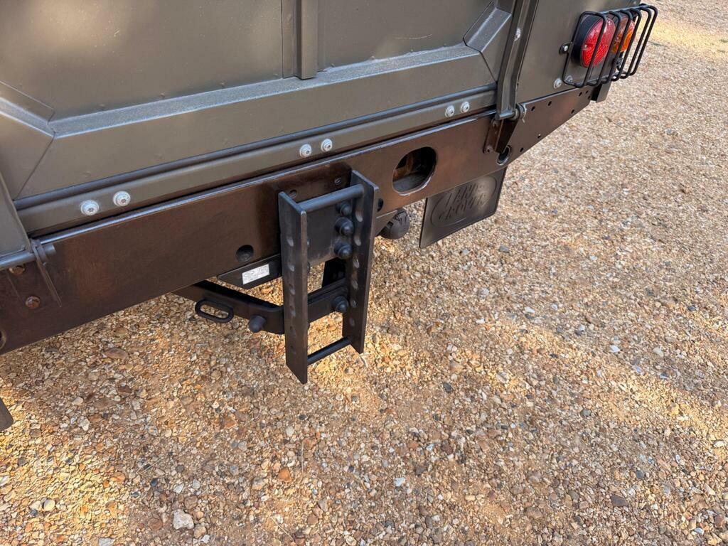 Land Rover Defender 110 County Dcb #45