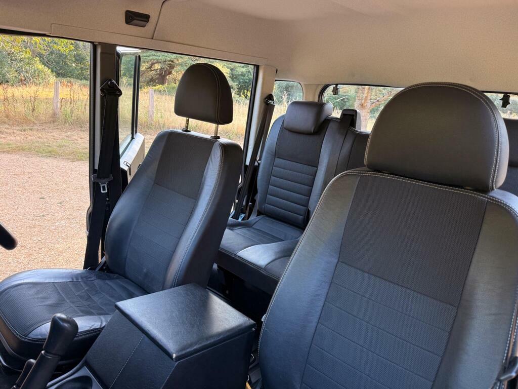 Land Rover Defender 110 County Dcb #12