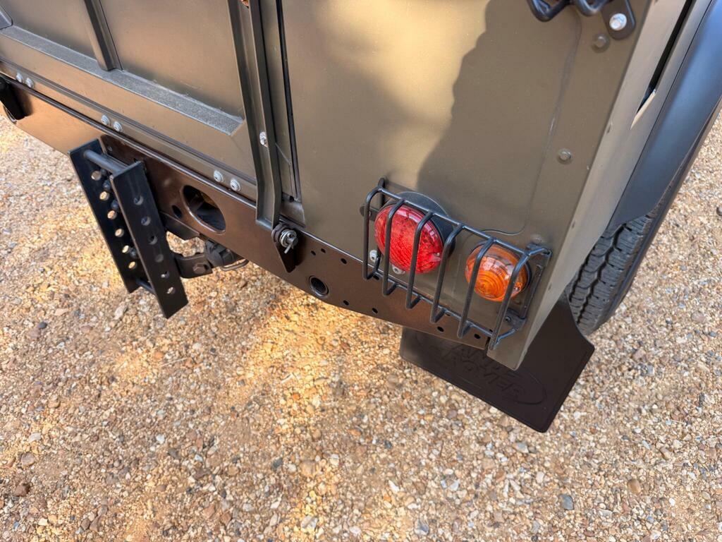 Land Rover Defender 110 County Dcb #47
