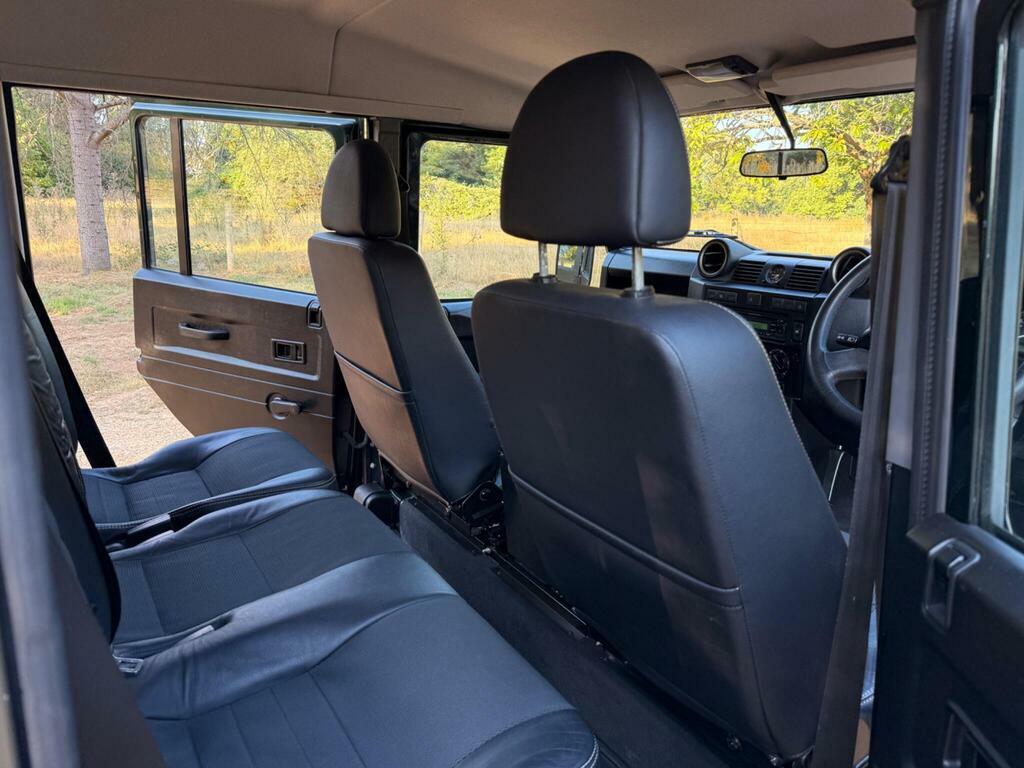 Land Rover Defender 110 County Dcb #25