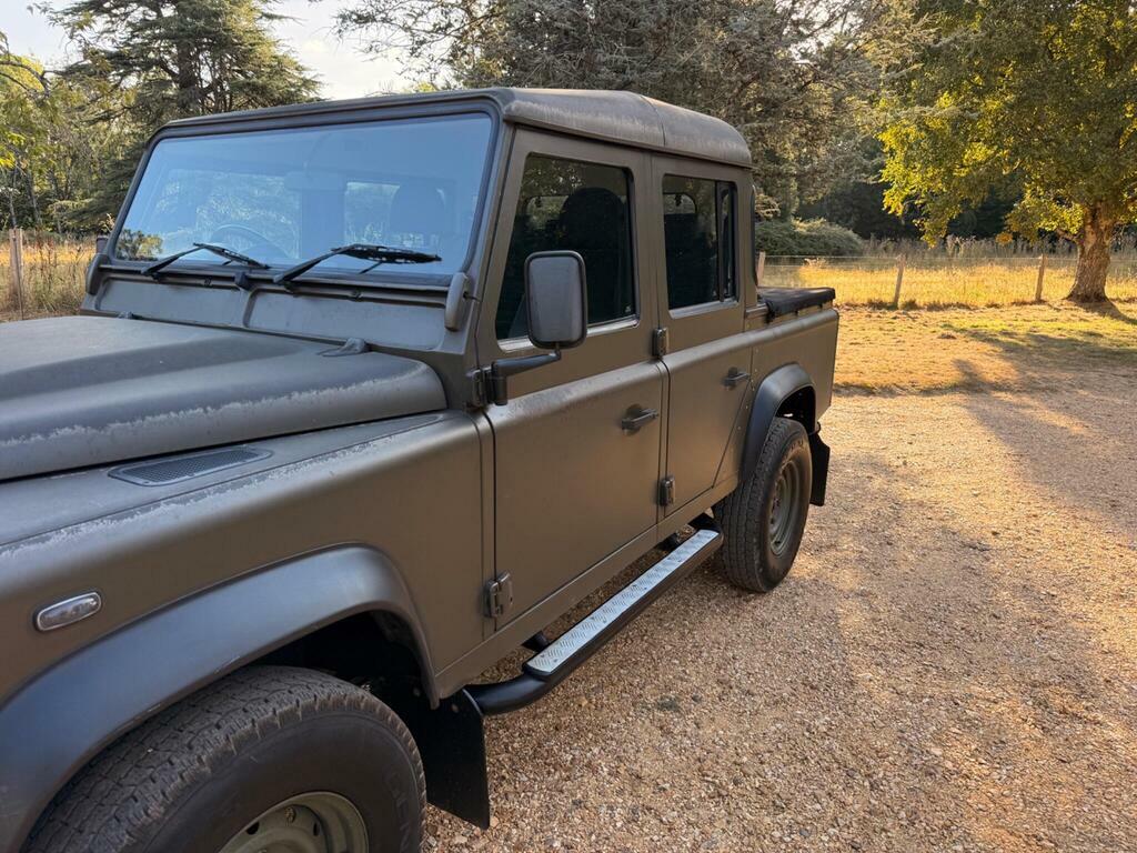 Land Rover Defender 110 County Dcb #31