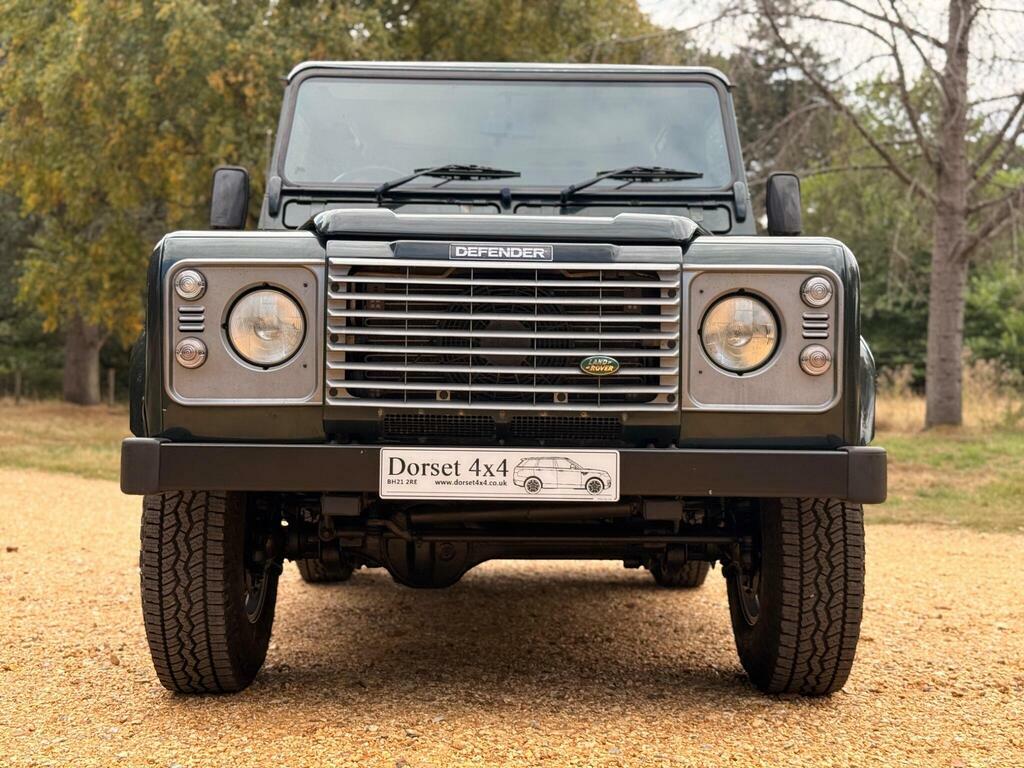 Land Rover Defender 90 Green #9