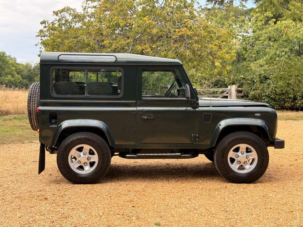 Land Rover Defender 90 Green #54