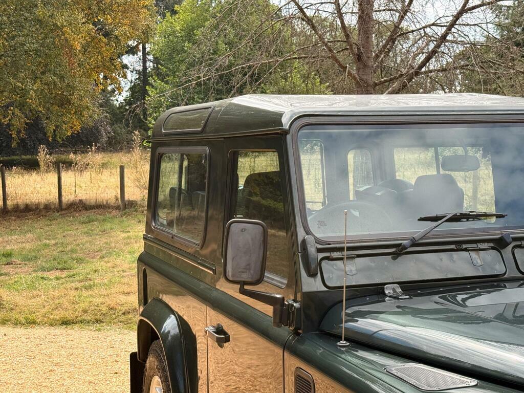 Land Rover Defender 90 Green #61