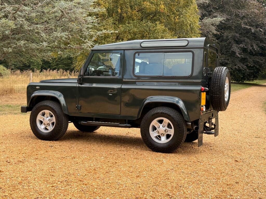 Land Rover Defender 90 Green #75