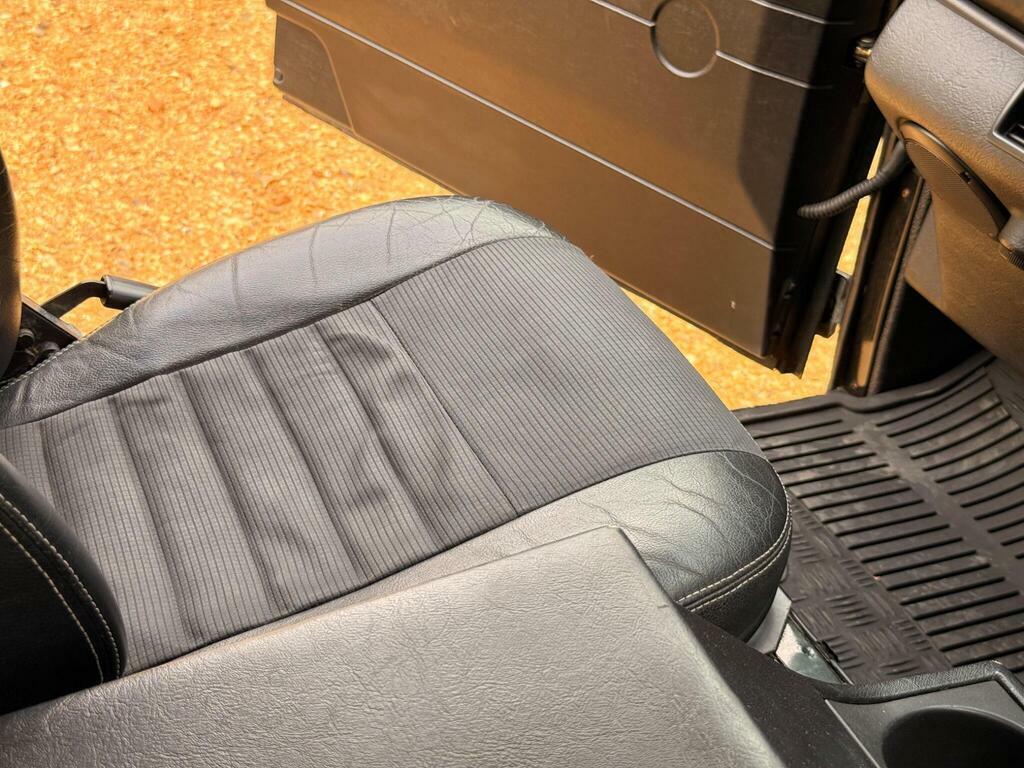 Land Rover Defender 90 Green #31