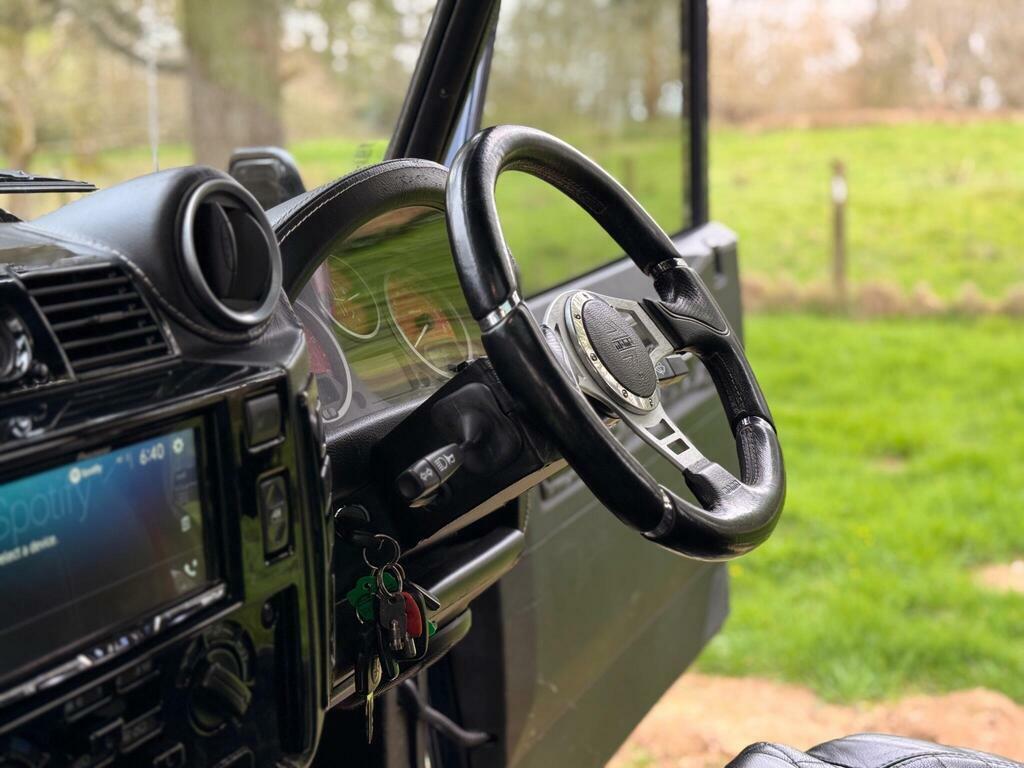 Land Rover Defender 110 Grey #8